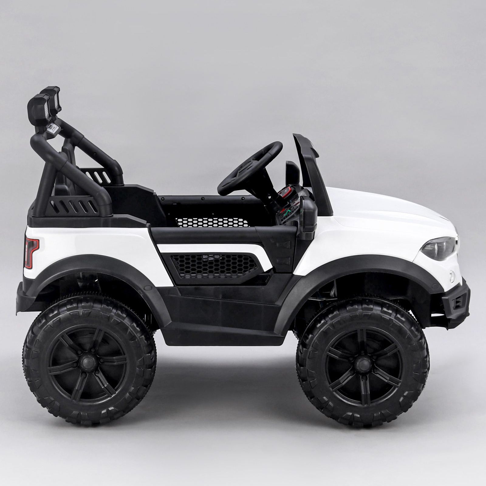 X6 - White (Age 2-8)